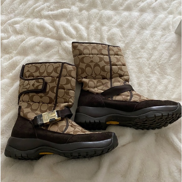 COACH SHARON BROWN BOOTS 9B - Picture 1 of 9